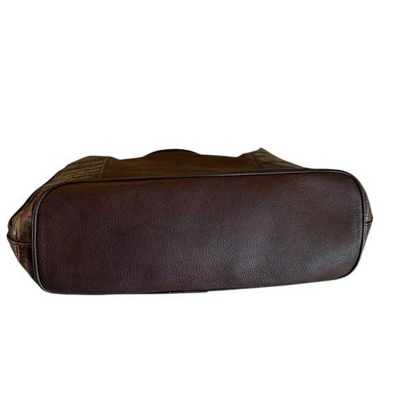 Tignanello Vintage Shoulder Bag! Leather Construction with Reptile styling. - Picture 9 of 12